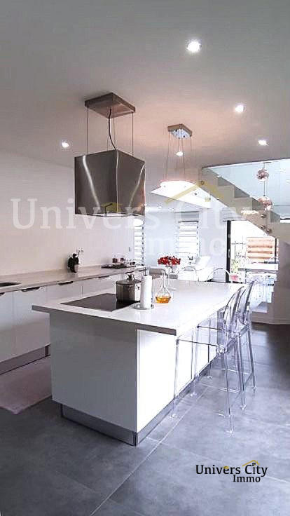 Maison contemporaine - 167 m² - 6 pièces