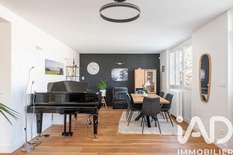 Maison - 210 m² - 7 pièces