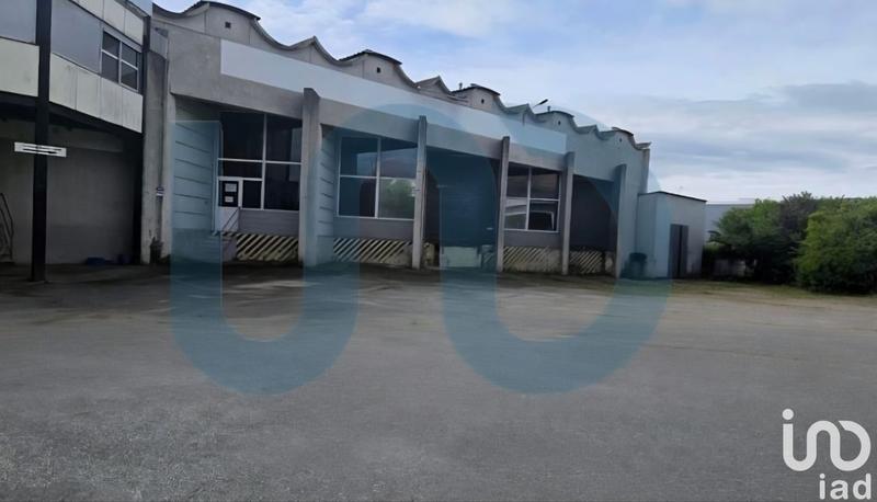 Local commercial - 3 800 m²