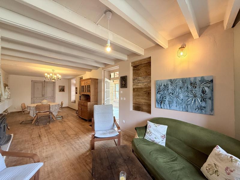 Maison - 260 m² - 7 pièces