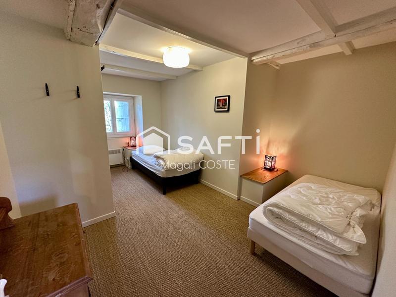 Maison - 440 m² - 12 pièces