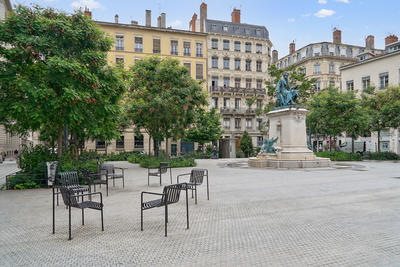 Appartement - 219 m² - 7 pièces