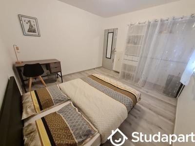 Chambre - 12 m² - 1 pièce