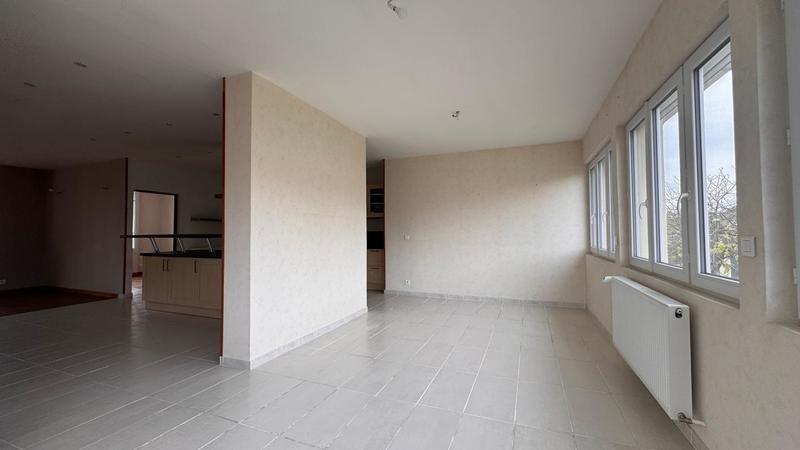 Maison - 220 m² - 9 pièces