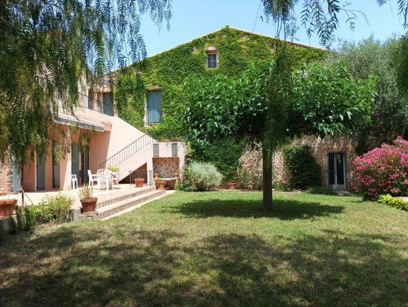 Mas - 435 m² - 14 pièces