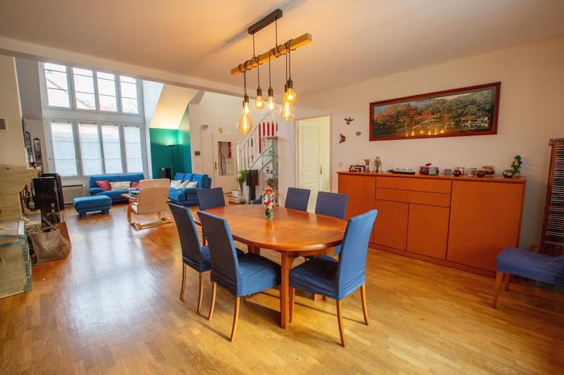 Maison - 205 m² - 8 pièces