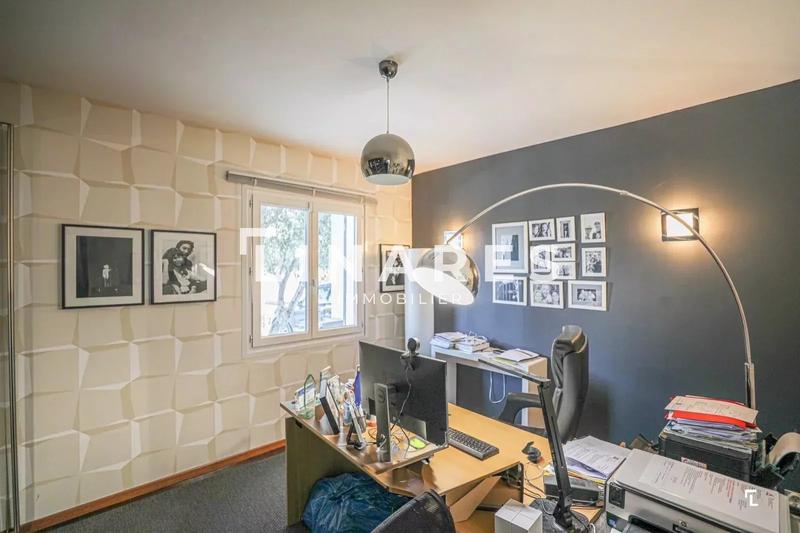 Villa - 220 m² - 6 pièces