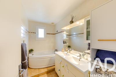 Maison - 143 m² - 7 pièces