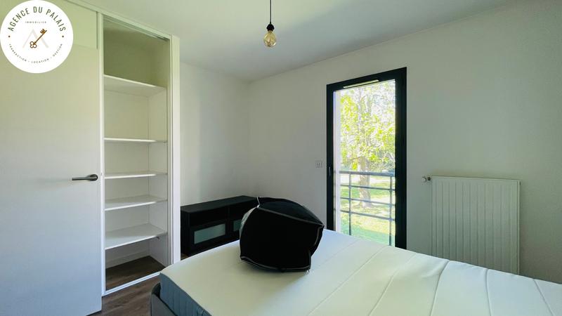 Appartement - 90 m² - 3 pièces