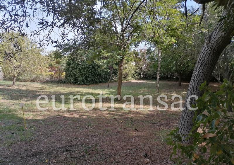 Terrain constructible - 1 821 m²