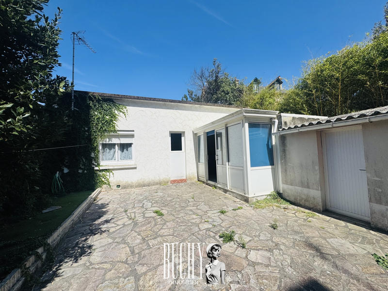 Maison - 220 m² - 12 pièces