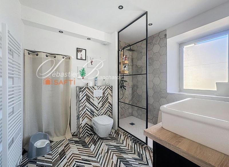 Maison - 269 m² - 8 pièces