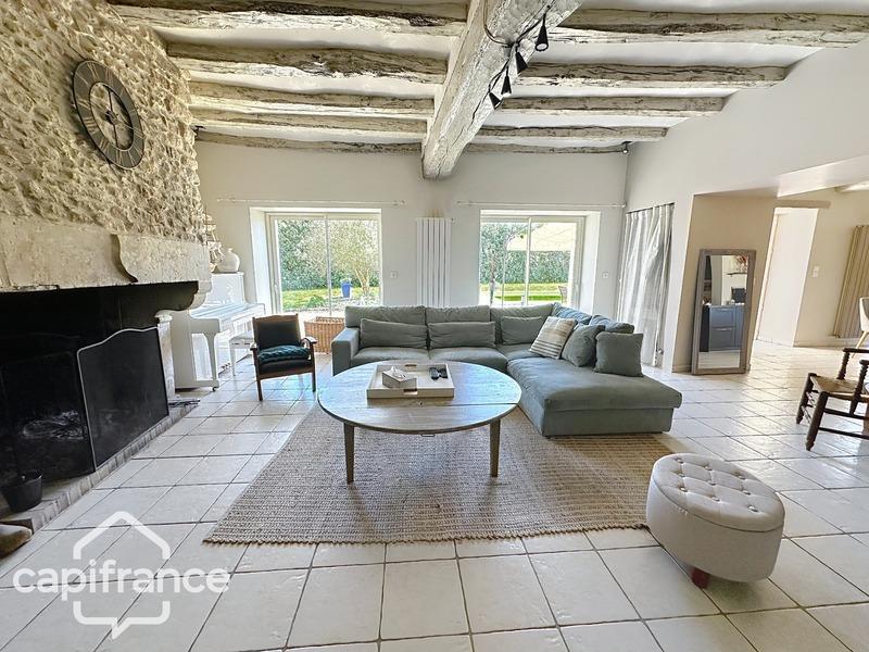 Maison en pierre - 208 m² - 9 pièces