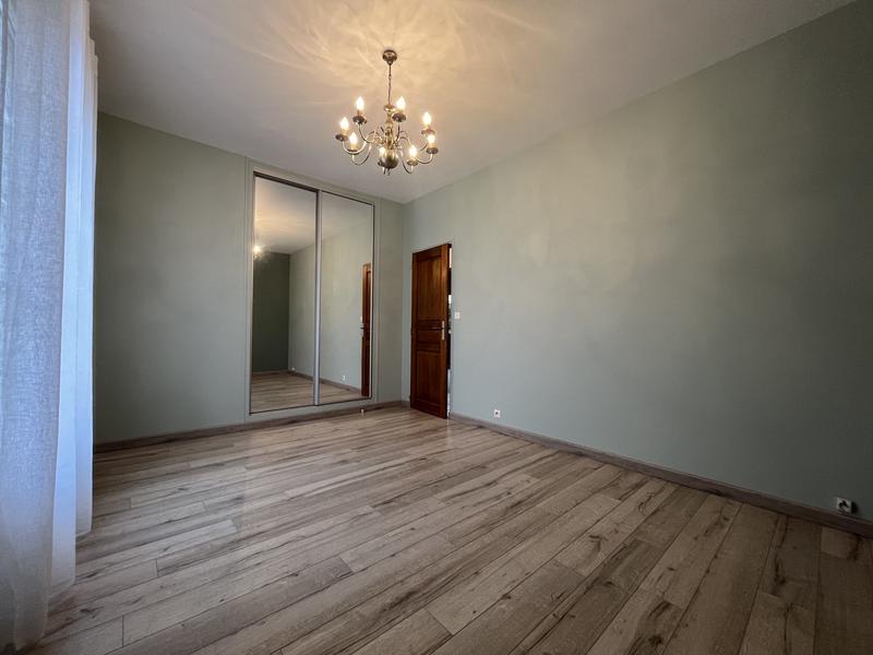 Maison - 165 m² - 8 pièces