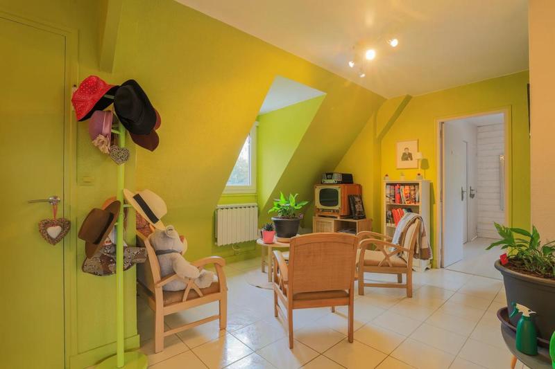 Maison - 238 m² - 7 pièces