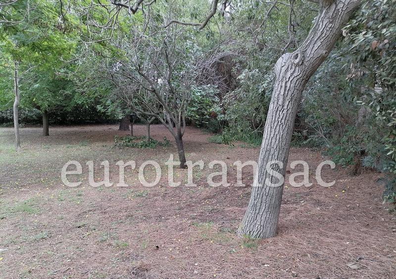 Terrain constructible - 1 821 m²