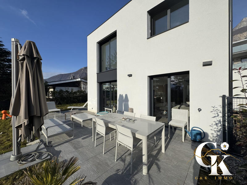 Maison contemporaine - 143 m² - 5 pièces