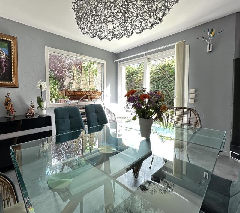 Maison - 203 m² - 6 pièces