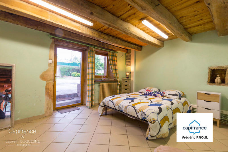 Maison - 240 m² - 8 pièces