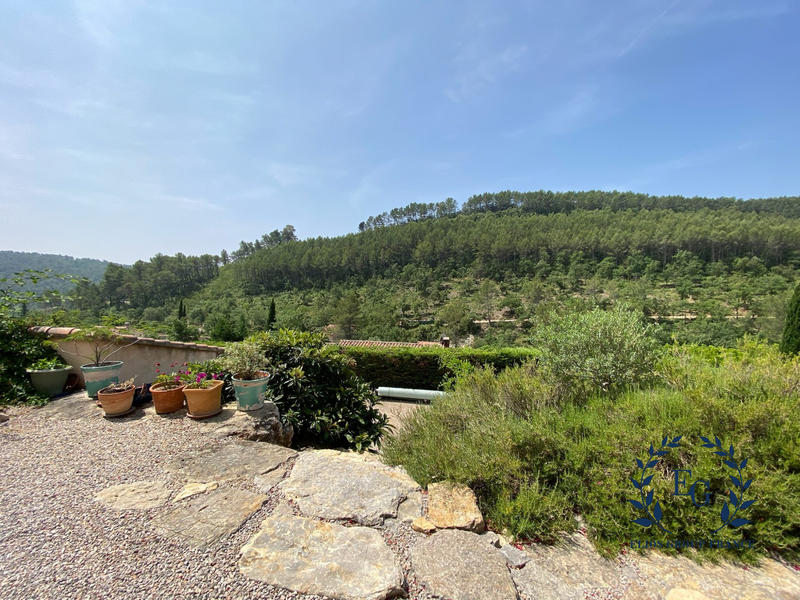 Maison traditionnelle - 198 m² - 6 pièces