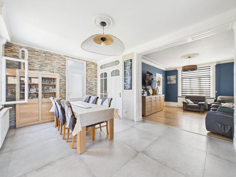 Demeure - 160 m² - 6 pièces