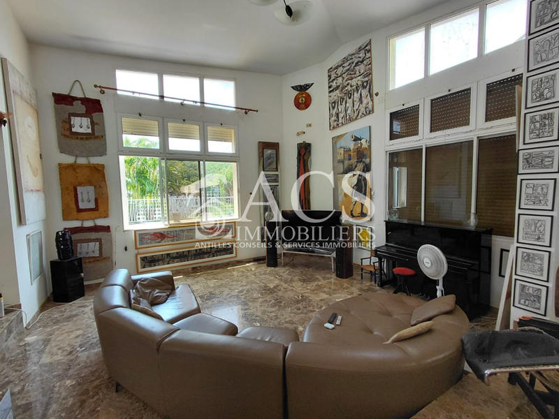 Villa - 292 m² - 8 pièces