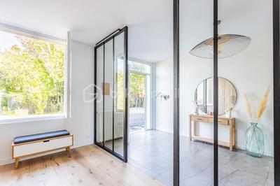 Propriété - 215 m² - 8 pièces