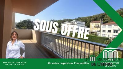 Appartement - 151 m² - 6 pièces