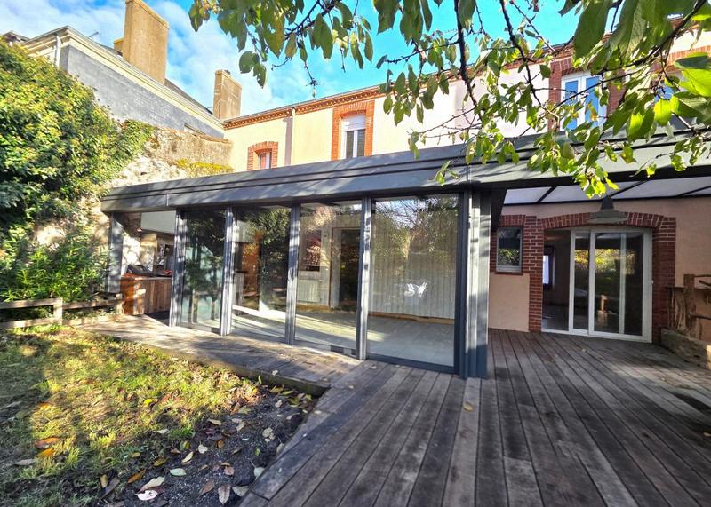 Maison en pierre - 159 m² - 6 pièces