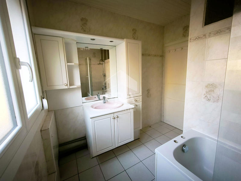 Maison - 82 m² - 5 pièces