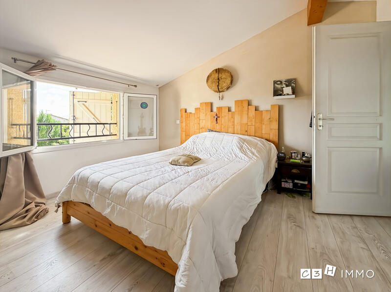 Maison - 140 m² - 5 pièces