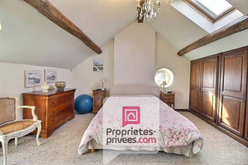 Maison - 210 m² - 8 pièces