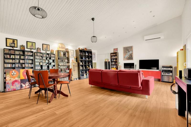 Maison - 240 m² - 6 pièces