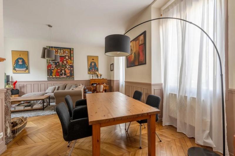 Maison - 201 m² - 6 pièces