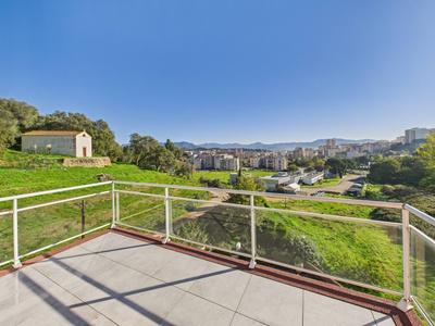 Appartement - 111 m² - 4 pièces