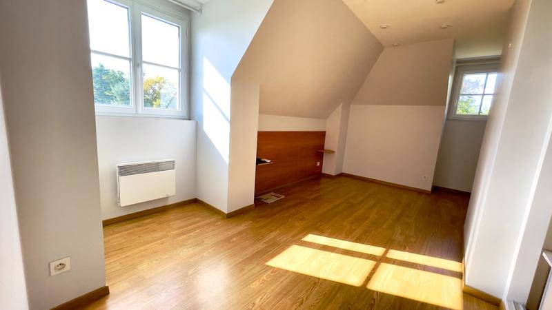 Maison - 254 m² - 10 pièces