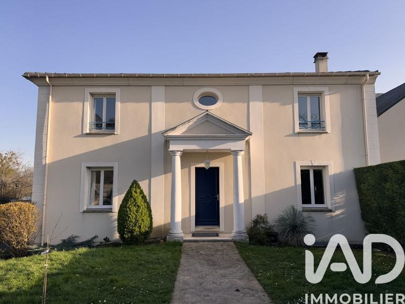 Maison - 214 m² - 8 pièces
