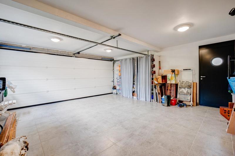 Maison - 212 m² - 7 pièces