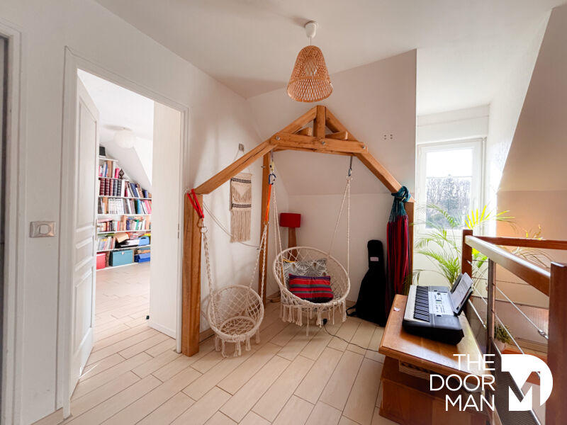 Maison - 185 m² - 8 pièces