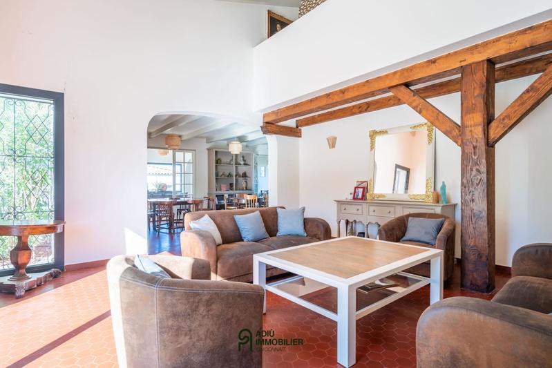 Villa - 300 m² - 7 pièces