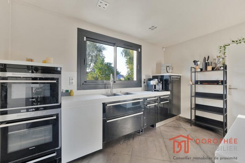 Maison - 212 m² - 8 pièces