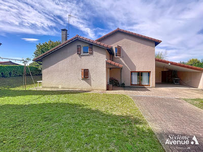 Maison - 186 m² - 8 pièces