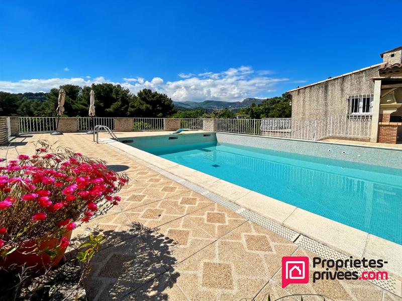 Villa - 360 m² - 12 pièces