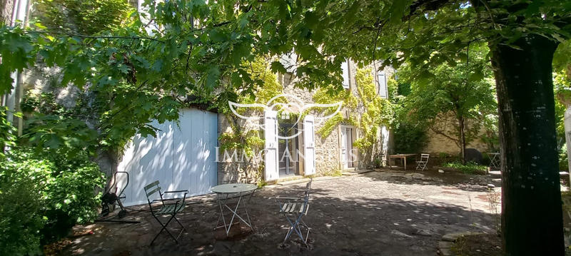 Maison ancienne - 249 m² - 8 pièces