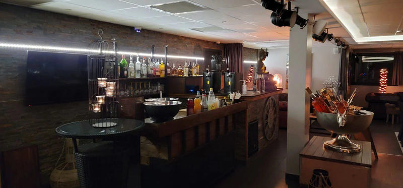 Fonds de commerce - Magasins - 900 m²