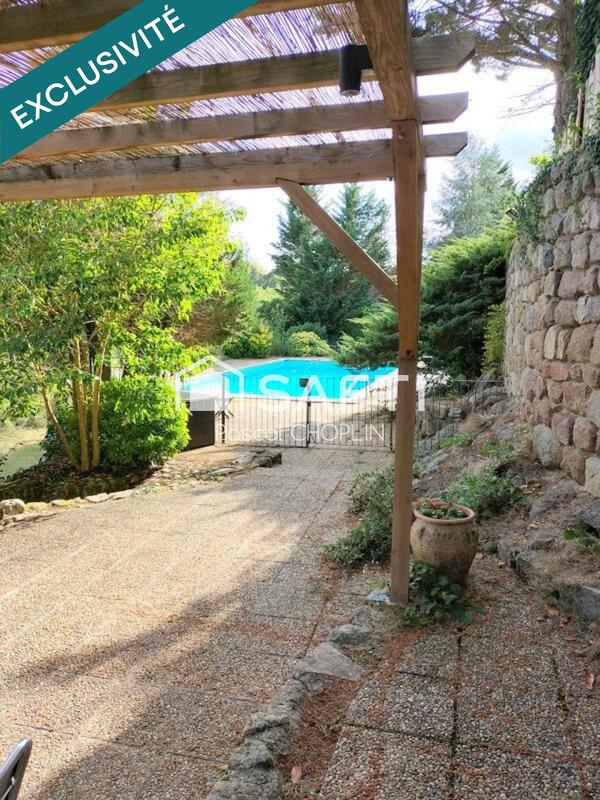 Maison - 344 m² - 11 pièces