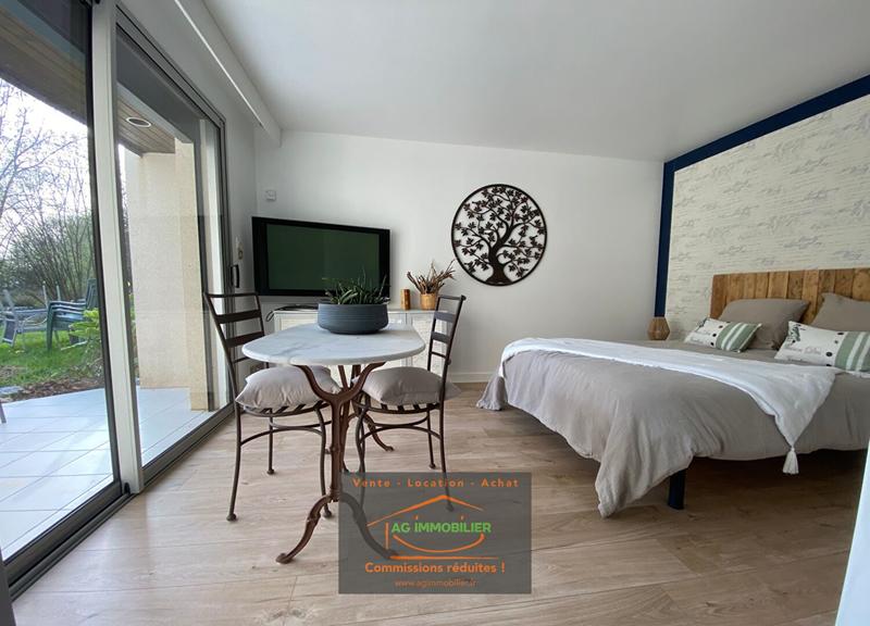 Maison - 341 m² - 9 pièces