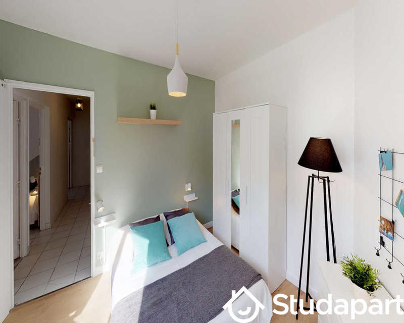 Chambre - 100 m² - 1 pièce