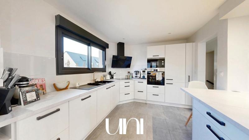 Maison - 208 m² - 9 pièces