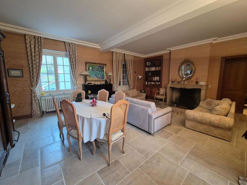 Maison - 186 m² - 5 pièces